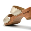 [Gold] Kate Damen Clog Pantolette, farbe: gold_clogs pantoletten damen mit biegsamer nachhaltiger weidenholzsohle, holzclogs woody, woody schuhe, woody shoes, handgemachte holzschuhe aus österreich, kärnten