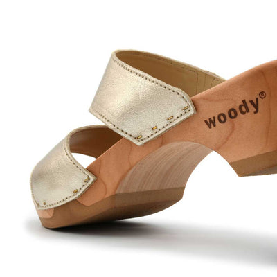 [Gold] Kate Damen Clog Pantolette, farbe: gold_clogs pantoletten damen mit biegsamer nachhaltiger weidenholzsohle, holzclogs woody, woody schuhe, woody shoes, handgemachte holzschuhe aus österreich, kärnten