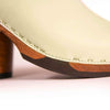 [Creme] Katharina Damen Clog mit biegsamer nachhaltiger holzsohle, farbe: creme, holzclogs woody, woody schuhe, woody shoes, handgemachte holzschuhe aus österreich, kärnten