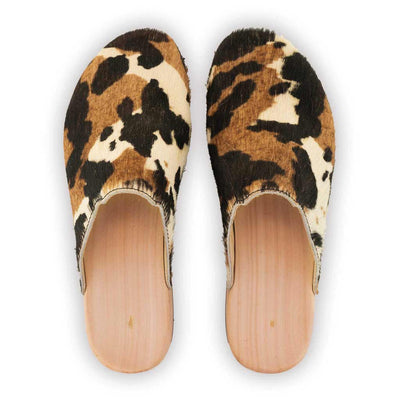 [Fell Kombi] Lea Fell Clog, clog sneakers für damen mit biegsamer nachhaltiger holzsohle, farbe: fell kombi (kuh-print-design), holzclogs woody, woody schuhe, woody shoes, handgemachte holzschuhe aus österreich, kärnten