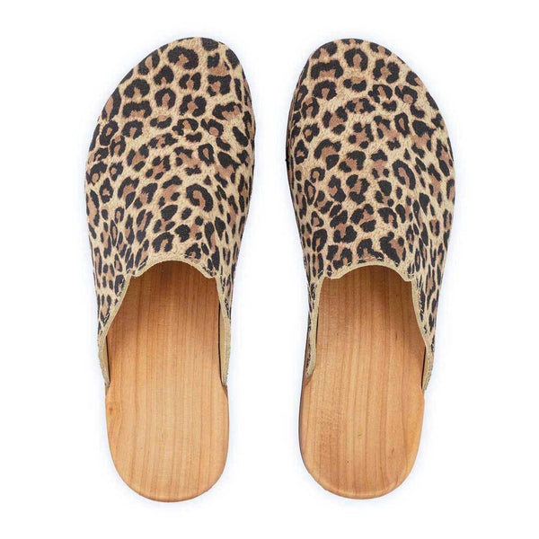 [Wildcat] Lea Damen Clog von woody holzschuhe damenclogs mit fexibler holzsohle. holzclogs farbe: woldcat (leopard-print), Damenclogs, Damen Clogs - Clogs Damen. Holzschuhe für Damen, Damen Clogs, Holzclogs, Damen Pantoletten mit Holzsohle. Holz Schuhe, Clog für Frauen