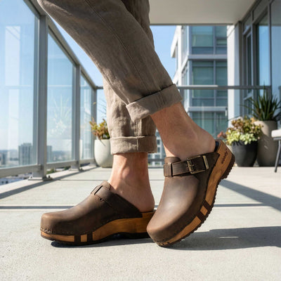 [Caffe] Leon Herren Clog mit biegsamer nachhaltiger holzsohle, farbe: caffe-braun, holzclogs woody, woody schuhe, woody shoes, handgemachte holzschuhe aus österreich, kärnten