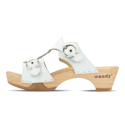 [Weiss] Leonie Damen Clog Pantolette mit schnallen und biegsamer nachhaltiger holzsohle, farbe: weiss, holzclogs woody, woody schuhe, woody shoes, handgemachte holzschuhe aus österreich, kärnten