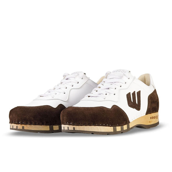 woody Levi Herren Clog Sneaker in Chocolate-Weiss, Ansicht 2, handgemacht in Österreich