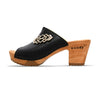 [Schwarz mit Schmuck] Leyla Damen Clog Pantolette – elegant, mit biegsamer Sohle – Farbe: Schwarz (mit mit stassbesetztem, goldenem Schmuckelement)