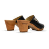 [Schwarz mit Schmuck] Leyla Damen Clog Pantolette – elegant, mit biegsamer Sohle – Farbe: Schwarz (mit mit stassbesetztem, goldenem Schmuckelement)
