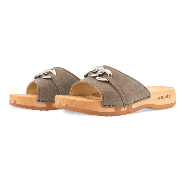 [Sand] Lina Damen Clog Pantolette, farbe: sand, clogs pantoletten damen mit biegsamer nachhaltiger weidenholzsohle, holzclogs woody, woody schuhe, woody shoes, handgemachte holzschuhe aus österreich, kärnten, metal-accessoires-inchrome-optic. Damenclogs, Damen Clogs - Clogs Dame