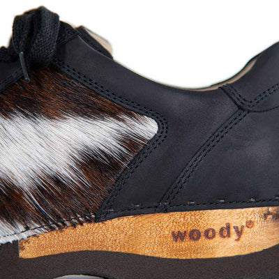 [Fell Natur] Luca Fell Herren Clog Sneaker mit biegsamer nachhaltiger holzsohle und tricolore kuhfell, farbe: fell natur, holzclogs woody, woody schuhe, woody shoes, handgemachte holzschuhe aus österreich, kärnten
