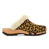 [Leopard] Marie gefütterter Damen Clogs, gefütterte Pantoletten. Holzclogs mit beigsamer Holz Sohle kaufen marie, gefütterter damen clog mit biegsamer nachhaltiger holzsohle, lammfellfutter und kragen, farbe: leopard (druck), holzclogs woody, woody schuhe, woody shoes, handgemachte holzschuhe aus österreich, kärnten