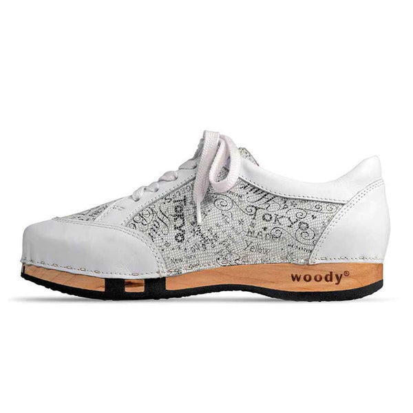 [Weiss-Blanco] Mary Damen Clog Sneaker woody holzschuhe. damen clogs, flexible, biegsame holzsohle. holzclogs, sneaker clogs damen, damen clogs mit fussbett. woody leder clogs damen. holzclogs, holzschuhe bestellen.