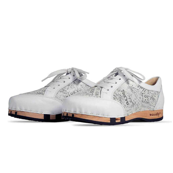 [Weiss-Blanco] Mary Damen Clog Sneaker woody holzschuhe. damen clogs, flexible, biegsame holzsohle. holzclogs, sneaker clogs damen, damen clogs mit fussbett. woody leder clogs damen. holzclogs, holzschuhe bestellen.