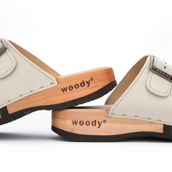 Maxima Damen Clog [Creme] maxima, pantoletten clogs damen mit biegsamer nachhaltiger holzsohle, der bestseller, farbe: creme, holzclogs woody, woody schuhe, woody shoes, handgemachte holzschuhe aus österreich, kärnten