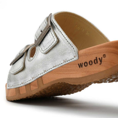 Maxima Damen Clog, pantoletten clogs damen mit biegsamer nachhaltiger holzsohle, der bestseller, farbe: silber, holzclogs woody, woody schuhe, woody shoes, handgemachte holzschuhe aus österreich, kärnten