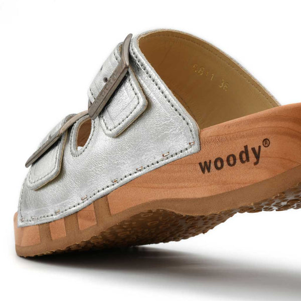 Maxima Damen Clog, pantoletten clogs damen mit biegsamer nachhaltiger holzsohle, der bestseller, farbe: silber, holzclogs woody, woody schuhe, woody shoes, handgemachte holzschuhe aus österreich, kärnten