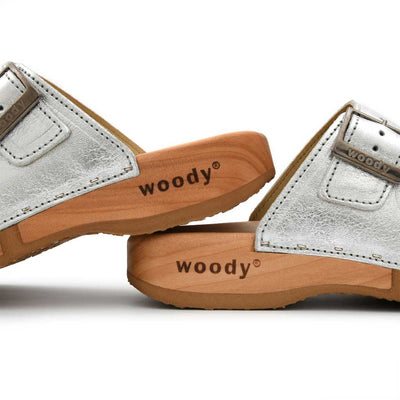 Maxima Damen Clog, pantoletten clogs damen mit biegsamer nachhaltiger holzsohle, der bestseller, farbe: silber, holzclogs woody, woody schuhe, woody shoes, handgemachte holzschuhe aus österreich, kärnten