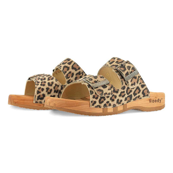 Maxima Damen Clog, pantoletten clogs damen mit biegsamer nachhaltiger holzsohle, der bestseller, farbe: wildcat (animal print), holzclogs woody, woody schuhe, woody shoes, handgemachte holzschuhe aus österreich, kärnten