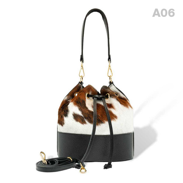 woody Mia Damen-Beuteltasche aus Fell Natur-Schwarz, Frontansicht