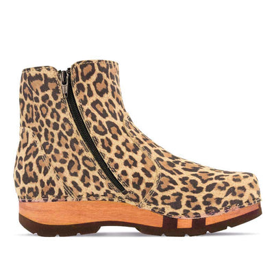 [Wildcat] Olga Damen Clog Stiefelette mit biegsamer nachhaltiger holzsohle, holzclogs woody, woody schuhe, woody shoes, handgemachte holzschuhe aus österreich, kärnten, farbe: wildcat (animal print)