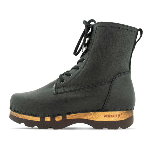 [Cervo Nero] Pascal Herren Clog Stiefel mit biegsamer nachhaltiger holzsohle, farbe: cervo nero schwarz, holzclogs woody schuhe, woody shoes, handgemachte holzschuhe aus österreich kärnten