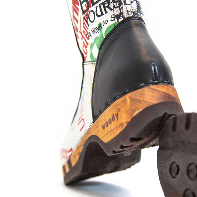 [Showtime] Ramona Clog Stiefel von woody Schuhe. Damen Stiefel mit hohem Schaft bestellen. Holzclog Stiefel. Holzstiefel. Stiefel für Damen handgemacht. Handgemachte Stiefel kaufen., farbe: showtime (multicolor-print)