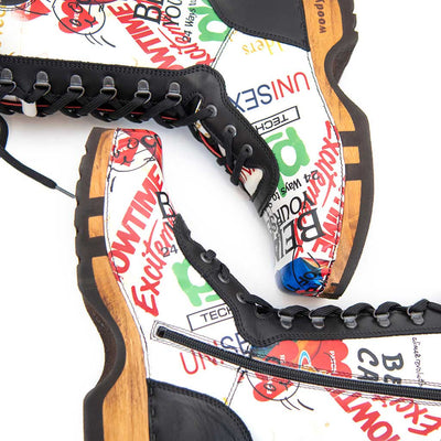 [Showtime] Ramona Clog Stiefel von woody Schuhe. Damen Stiefel mit hohem Schaft bestellen. Holzclog Stiefel. Holzstiefel. Stiefel für Damen handgemacht. Handgemachte Stiefel kaufen., farbe: showtime (multicolor-print)