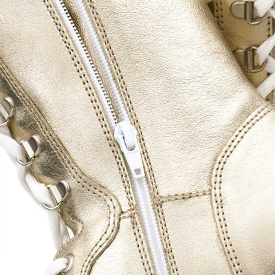 [Gold] Ramona Clog Stiefel von woody Schuhe. Damen Stiefel mit hohem Schaft bestellen. Holzclog Stiefel. Holzstiefel. Stiefel für Damen handgemacht. Handgemachte Stiefel kaufen, farbe: gold, Ramona von woody Schuhe. Damen Stiefel mit hohem Schaft bestellen. Holzclog Stiefel. Holzstiefel. Stiefel für Damen handgemacht. Handgemachte Stiefel kaufen., farbe: gold
