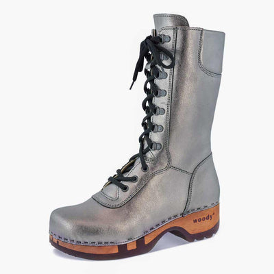 [Titan] Ramona Clog Stiefel von woody Schuhe. Damen Stiefel mit hohem Schaft bestellen. Holzclog Stiefel. Holzstiefel. Stiefel für Damen handgemacht. Handgemachte Stiefel kaufen., farbe: titan