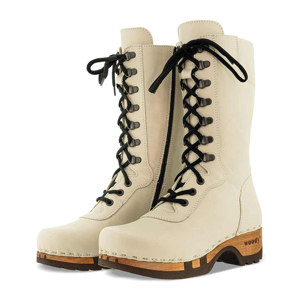 [Creme] Ramona Clog Stiefel von woody Schuhe. Damen Stiefel mit hohem Schaft bestellen. Holzclog Stiefel. Holzstiefel. Stiefel für Damen handgemacht. Handgemachte Stiefel kaufen., farbe: nero (schwarz)Ramona von woody Schuhe. Damen Stiefel mit hohem Schaft bestellen. Holzclog Stiefel. Holzstiefel. Stiefel für Damen handgemacht. Handgemachte Stiefel kaufen, Farbe: creme (naturweiß)
