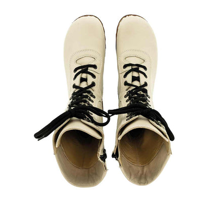 [Creme] Ramona Clog Stiefel von woody Schuhe. Damen Stiefel mit hohem Schaft bestellen. Holzclog Stiefel. Holzstiefel. Stiefel für Damen handgemacht. Handgemachte Stiefel kaufen., farbe: nero (schwarz)Ramona von woody Schuhe. Damen Stiefel mit hohem Schaft bestellen. Holzclog Stiefel. Holzstiefel. Stiefel für Damen handgemacht. Handgemachte Stiefel kaufen, Farbe: creme (naturweiß)