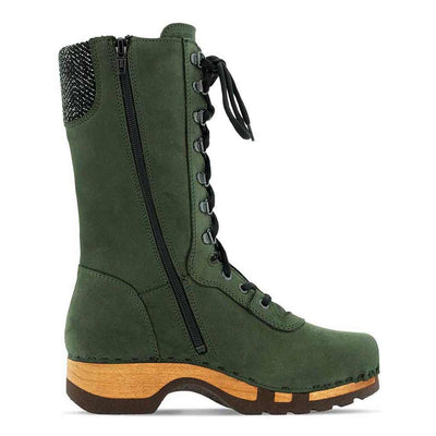 [Forest] Ramona Clog Stiefel von woody Schuhe. Damen Stiefel mit hohem Schaft bestellen. Holzclog Stiefel. Holzstiefel. Stiefel für Damen handgemacht. Handgemachte Stiefel kaufen., farbe: forest