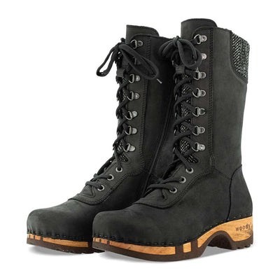 [Nero] Ramona Clog Stiefel von woody Schuhe. Damen Stiefel mit hohem Schaft bestellen. Holzclog Stiefel. Holzstiefel. Stiefel für Damen handgemacht. Handgemachte Stiefel kaufen., farbe: nero (schwarz)