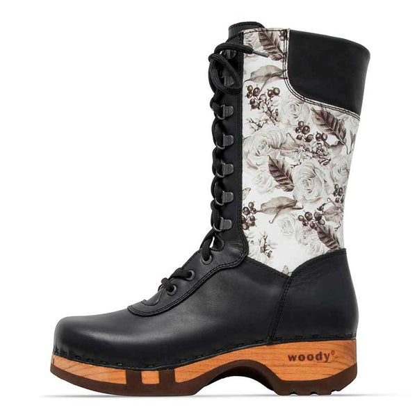 [Schwarz-Rose Bianco] Ramona Clog Stiefel von woody Schuhe. Damen Stiefel mit hohem Schaft bestellen. Holzclog Stiefel. Holzstiefel. Stiefel für Damen handgemacht. Handgemachte Stiefel kaufen., farbe: Schwarz-Rose Bianco (weisses Leder mit Rosendruck)