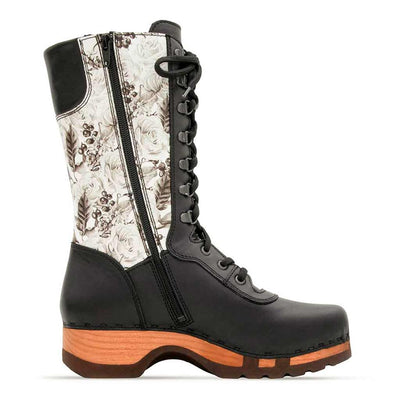 [Schwarz-Rose Bianco] Ramona Clog Stiefel von woody Schuhe. Damen Stiefel mit hohem Schaft bestellen. Holzclog Stiefel. Holzstiefel. Stiefel für Damen handgemacht. Handgemachte Stiefel kaufen., farbe: Schwarz-Rose Bianco (weisses Leder mit Rosendruck)