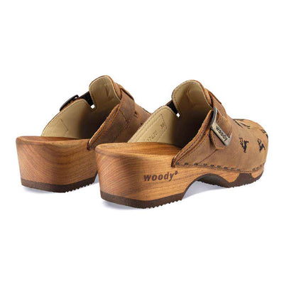 [Tabacco] Ricke Damen Clog, clog mit stick hirsche streumuster für damen, biegsame nachhaltige holzsohle, farbe: tabacco, holzclogs woody, woody schuhe, woody shoes, handgemachte holzschuhe aus österreich, kärnten