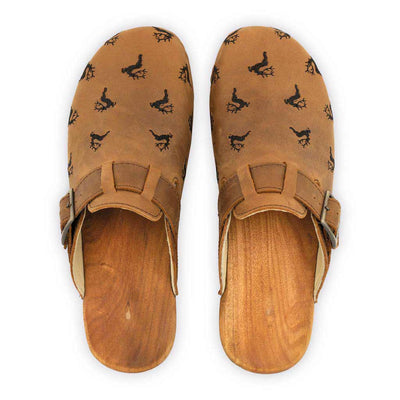 [Tabacco] Ricke Damen Clog, clog mit stick hirsche streumuster für damen, biegsame nachhaltige holzsohle, farbe: tabacco, holzclogs woody, woody schuhe, woody shoes, handgemachte holzschuhe aus österreich, kärnten