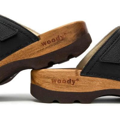[Schwarz] Roman Herren Clog Pantolette mit biegsamer nachhaltiger holzsohle, farbe: schwarz, holzclogs woody, woody schuhe, woody shoes, handgemachte holzschuhe aus österreich, kärnten