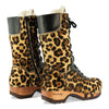 [Ghepardo] Rosanna Fell Damen Clog Stiefel von woody Schuhe. Damen Stiefel mit hohem Schaft bestellen. Holzclog Stiefel. Holzstiefel. Stiefel für Damen handgemacht. Handgemachte Stiefel kaufen. - farb: gheparo (animalprint)