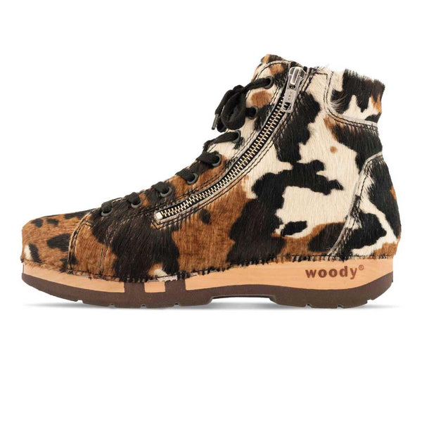 [Fell Kombi] Roxy Fell Damen Sneaker, clog sneakers für damen mit hohem schaft und biegsamer nachhaltiger holzsohle, farbe: fell kombi (kuh-print-design), holzclogs woody, woody schuhe, woody shoes, handgemachte holzschuhe aus österreich, kärnten