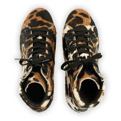[Fell Kombi] Roxy Fell Damen Sneaker, clog sneakers für damen mit hohem schaft und biegsamer nachhaltiger holzsohle, farbe: fell kombi (kuh-print-design), holzclogs woody, woody schuhe, woody shoes, handgemachte holzschuhe aus österreich, kärnten