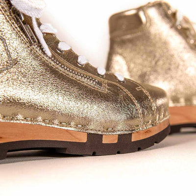 [Gold] Roxy Damen Clog Sneaker mit hohem schaft und biegsamer nachhaltiger holzsohle, farbe: gold (glattleder), holzclogs woody, woody schuhe, woody shoes, handgemachte holzschuhe aus österreich, kärnten