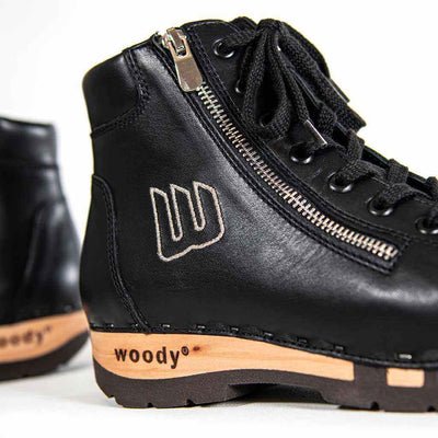 [Schwarz] Roxy Damen Clog Sneaker mit hohem schaft und biegsamer nachhaltiger holzsohle, farbe: schwarz (glattleder), holzclogs woody, woody schuhe, woody shoes, handgemachte holzschuhe aus österreich, kärnten
