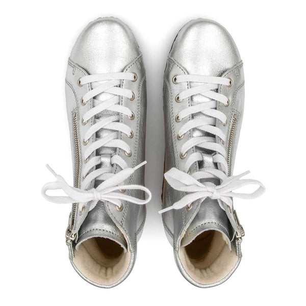 [Silber] Roxy Damen Clog Sneaker Silber von woody Schuhe. Clogs Damen, Damen Sneakers. roxy, clog sneakers für damen mit hohem schaft und biegsamer nachhaltiger holzsohle, farbe: silber (glattleder), holzclogs woody, woody schuhe, woody shoes, handgemachte holzschuhe aus österreich, kärnten