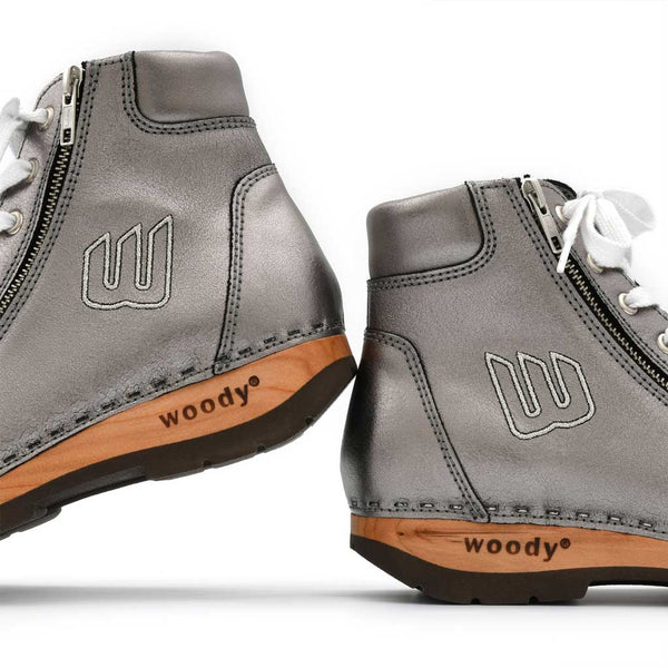 [Titan] Roxy Damen Clog Sneaker Argentino von woody Schuhe. Clogs Damen roxy, clog sneakers für damen mit hohem schaft und biegsamer nachhaltiger holzsohle, farbe: titan, holzclogs woody, woody schuhe, woody shoes, handgemachte holzschuhe aus österreich, kärnten