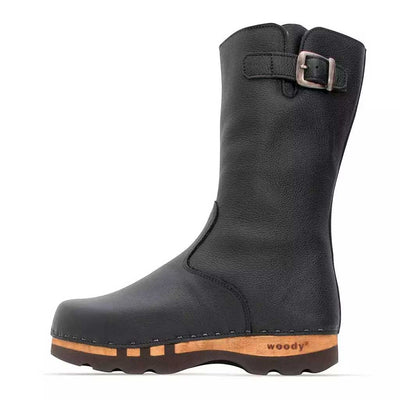 [Nero] Sandro Herren Clog Stiefel von woody Schuhe. Herrenclogs mit biegsamer Holzsohle von woody Schuhe, Herrenclog von woody Schuhe. Clogs mit biegsamer Holzsohle und holzfußbett. Herrenclogs, Holzclogs kaufen. Clogs online bestellen. Handgemachte Herrenstiefel, farbe: nero (schwarz)