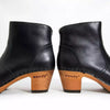 [Nero Glattleder] Tanja Damen Clog Stiefelette. woody holzschuhe. tanya ankle boots gefüttert, damenstiefel, stiefel, damenclogs mit flexibler, biegsamer holzsohle. holzclogs, clogs damen knöchel stiefel, damen clogs mit fussbett. ankleboots holz schuhe, holzclog, holzschuhe kaufen, Farbe: nero glattleder (schwarz) 