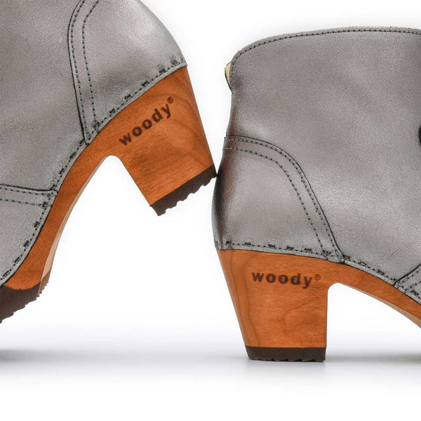 [Titan] Tanja Damen Clog Stiefelette, woody holzschuhe. tanja ankle boots gefüttert, damenstiefel, stiefel, damenclogs mit flexibler, biegsamer holzsohle. holzclogs, clogs damen knöchel stiefel, damen clogs mit fussbett. ankleboots holz schuhe, holzclog, holzschuhe kaufen, Farbe: titan