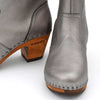 [Titan] Tanja Damen Clog Stiefelette, woody holzschuhe. tanja ankle boots gefüttert, damenstiefel, stiefel, damenclogs mit flexibler, biegsamer holzsohle. holzclogs, clogs damen knöchel stiefel, damen clogs mit fussbett. ankleboots holz schuhe, holzclog, holzschuhe kaufen, Farbe: titan