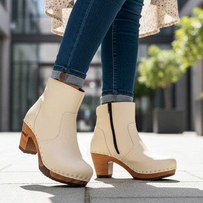 [Creme]Tanja Damen Clog Stiefelette, woody holzschuhe. tanja ankle boots gefüttert, damenstiefel, stiefel, damenclogs mit flexibler, biegsamer holzsohle. holzclogs, clogs damen knöchel stiefel, damen clogs mit fussbett. ankleboots holz schuhe, holzclog, holzschuhe kaufen, farbe: creme