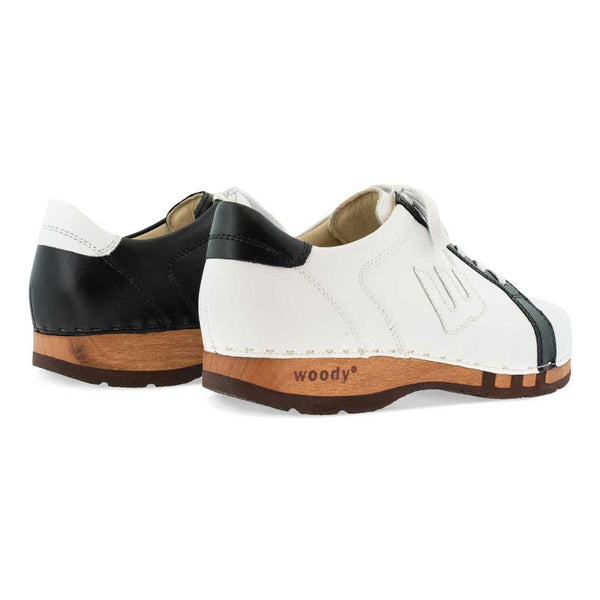 [Shadow] Wayne Herren Clog Sneaker mit biegsamer nachhaltiger holzsohle, der bestseller, farbe: shadow (asymetrisch weiss und schwarz), holzclogs woody, woody schuhe, woody shoes, handgemachte holzschuhe aus österreich, kärnten