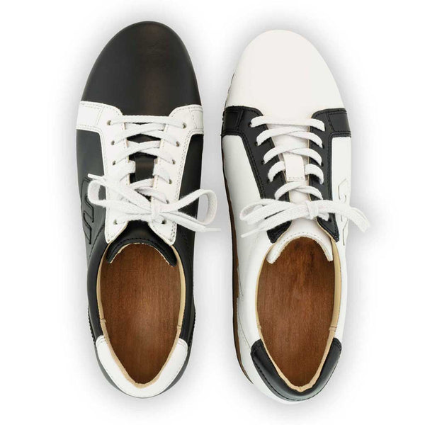[Shadow] Wayne Herren Clog Sneaker mit biegsamer nachhaltiger holzsohle, der bestseller, farbe: shadow (asymetrisch weiss und schwarz), holzclogs woody, woody schuhe, woody shoes, handgemachte holzschuhe aus österreich, kärnten